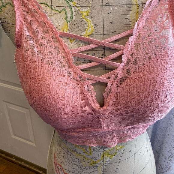 Like New Pink Victoria Secret Push Up Padded Bra - Picture 4 of 10